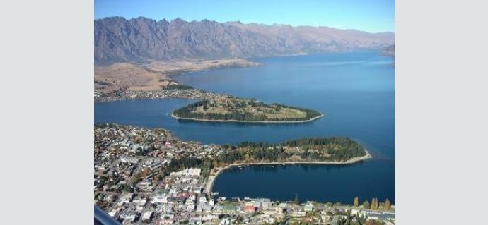 [2]queenstown.jpg
